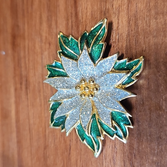 Christmas Brooch Pin Trio - Picture 5 of 9